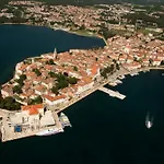 Appartement In With Balcony, Air Conditioning, Wifi 819-7 Poreč